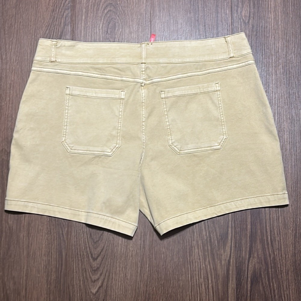 SPANX Tan Utility Shorts NWT Size 3X Pull-On Stretch Shaping Casual Shorts - Picture 7 of 7
